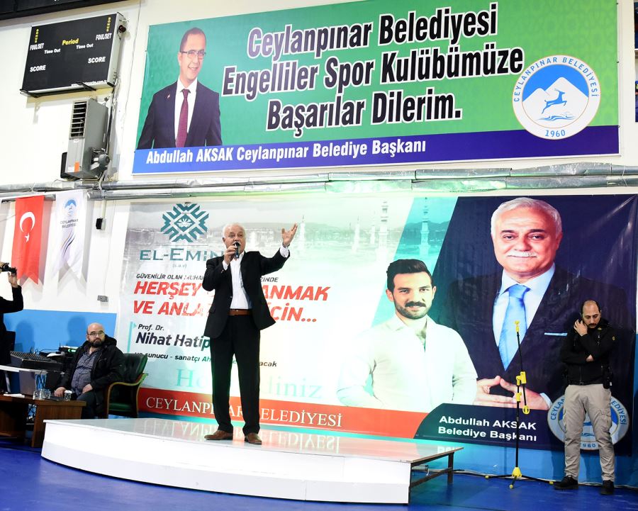 Nihat Hatipoğlu konferansına yoğun ilgi