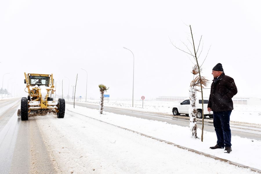Başkan Soylu, Sahada kar temizleme çalışmalarını koordine etti