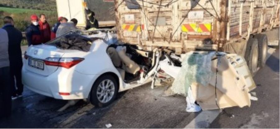 Trafik Kazası: 3 Ölü, 2 Yaralı