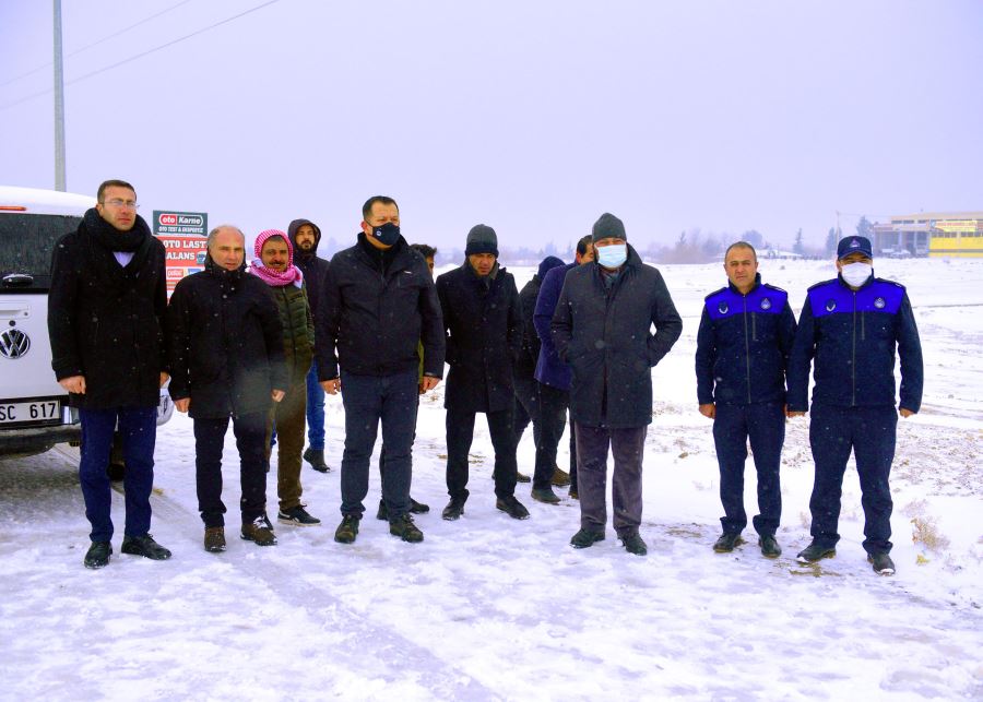 Başkan Soylu karla mücadelede ekiplerle sahadaydı.