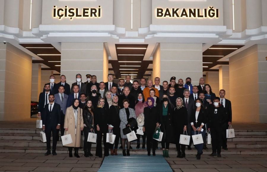 Barış Pınarı FM ailesi, İçişleri Bakanı Süleyman Soylu’yu makamında ziyaret etti.