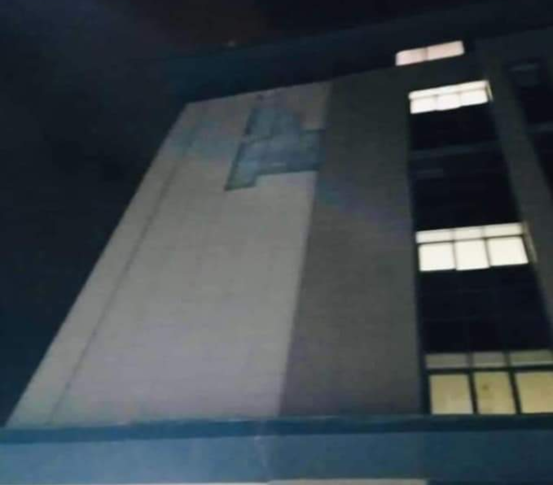 Ceylanpınar Devlet Hastanesi Dökülüyor