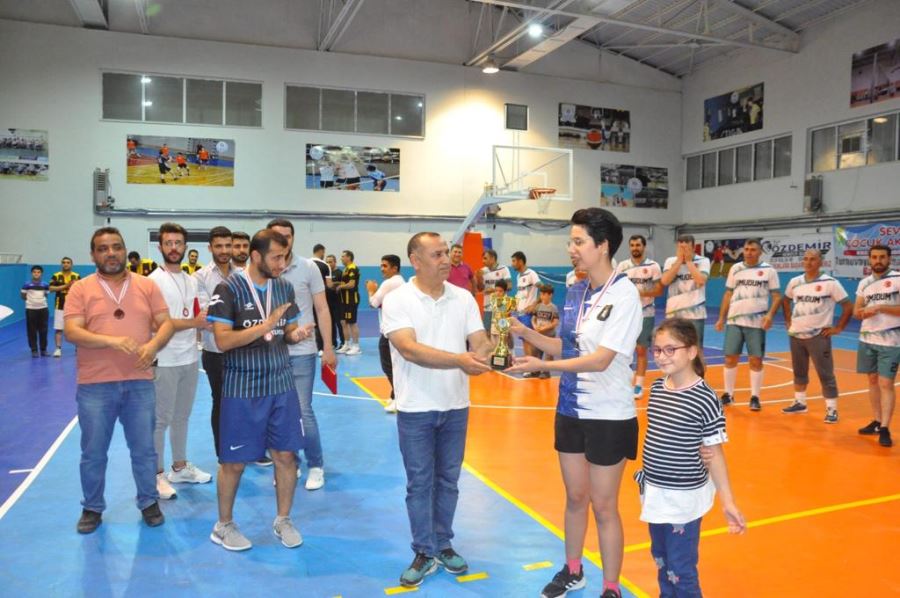 Ceylanpınar'da ilçe Milli Eğitim müdürlüğü tarafından düzenlenen turnuvada