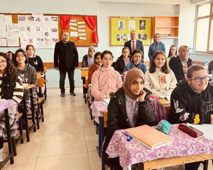 İlçe Milli Eğitim Müdürü Zeydan KURT Valiliğin BİGEP Projesi kapsamında; Şehit Ümit Yolcu İmam Hatip Ortaokulunu Ziyaret Etti.