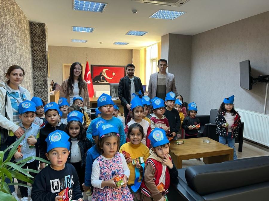 Ceylanpınarlı Öğrenciler Türk Polis Teşkilatının 178. kuruluş Yıl Dönümü Ve Polis Haftası Nedeniyle Emniyet Müdürlüğüne Ziyarette Bulundu