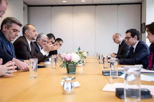 İran Dışişleri Bakanı Abdullahiyan, Fransa Dışişleri Bakanı Sejourne ile görüştü
