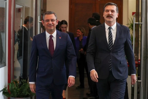 CHP Genel Başkanı Özel ve TİP Genel Başkanı Baş ile bir araya geldi