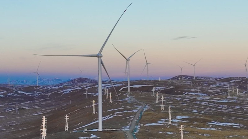 Dünyanın en yüksek rakımdaki rüzgar santrali üretime başladı