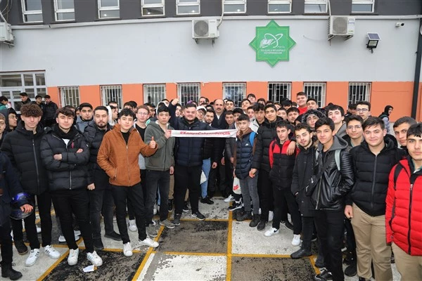 Başkan Altay öğrencilerle ve esnafla buluştu 