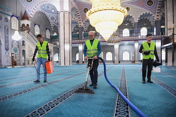 Osmangazi’deki camilerde Ramazan hazırlığı başladı