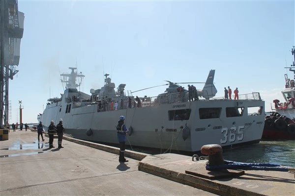 Endonezya Deniz Kuvvetleri Gemisi Mersin Limanı’nı ziyaret etti