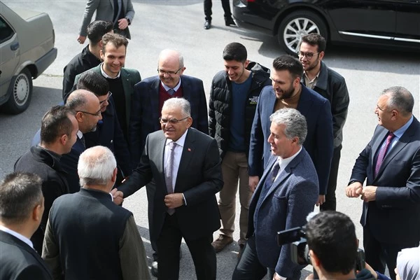 Başkan Büyükkılıç, Erciyes Üniversitesi’nde öğrencilerle bir araya geldi