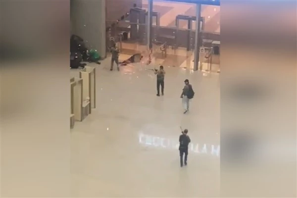 Moskova yakınlarındaki konser salonunda silahlı saldırı ve patlama