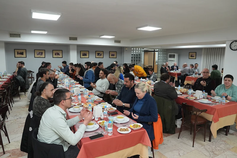 Eskişehirliler, iftar davetlerinde buluşmaya devam ediyor