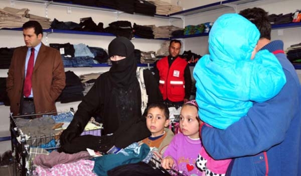 Akçakale?de Suriyeliler için Giysi Bankası kuruldu