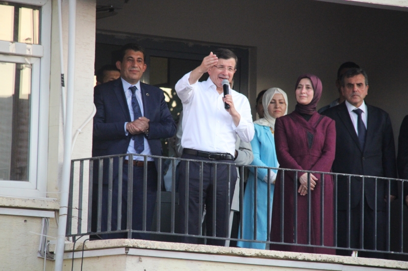 Başbakan Ahmet Davutoğlu Ceylanpınarı ziyaret etti
