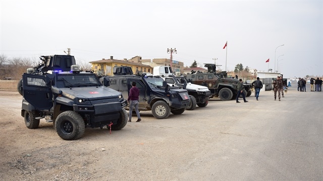 Ceylanpınar Suriye sınırında `Güven Konvoyu` Tur attı