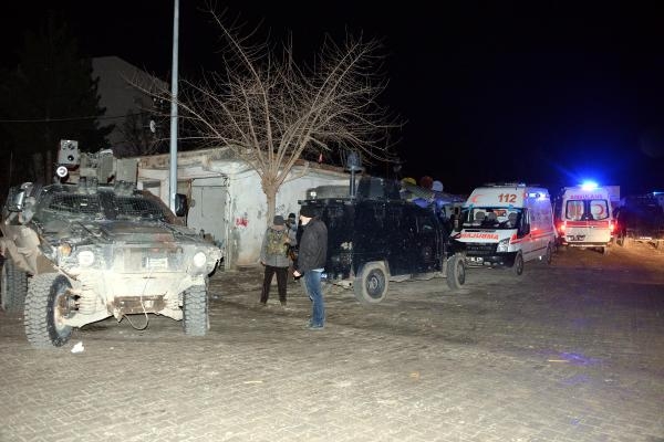 Diyarbakır Çınar`da bombalı saldırdı: 39 yaralı