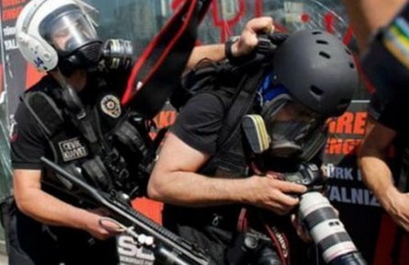 RSF: Gazetecilere Polis Şiddetine Tam Cezasızlık 