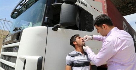 Suriye?ye giden tır şoförlerin aşı yapılıyor 