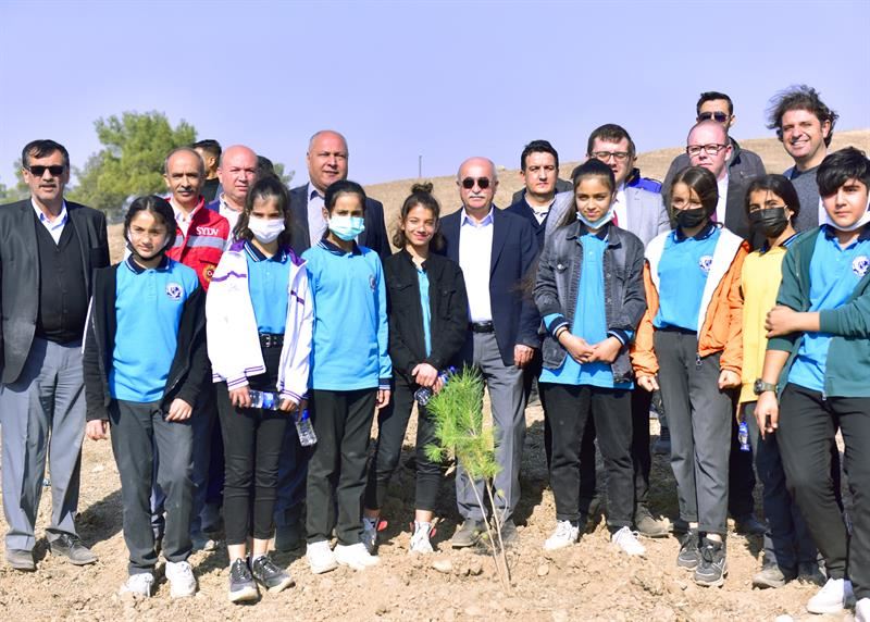 Ceylanpınar’da 23 Bin Fidan Toprakla Buluştu