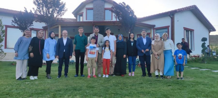  Vali Ayhan, “Sıla-i rahim ömrü uzatır” dedi