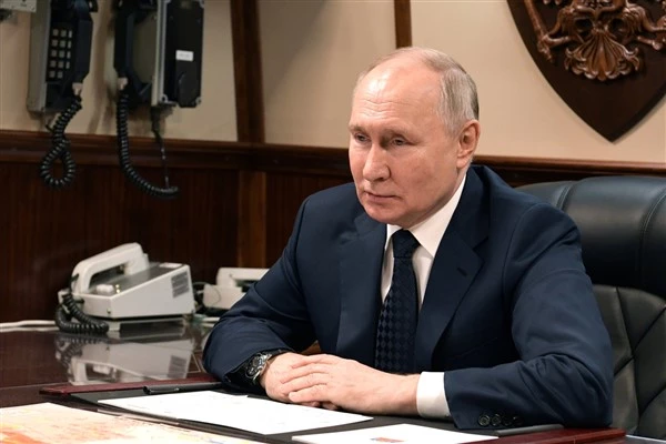 Putin, Shoigu’dan Feodosia