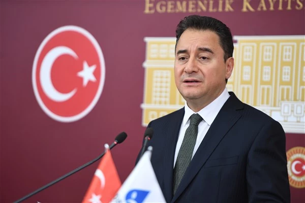 Babacan: “Bile isteye ülkemizi kronik enflasyon dönemine soktukları için kızgınım”