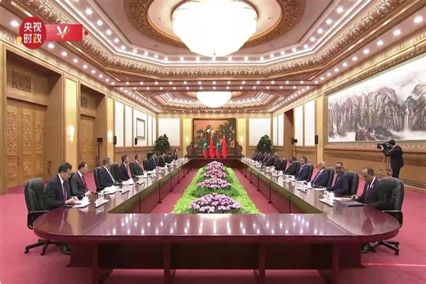 Xi, Maldivler Devlet Başkanı