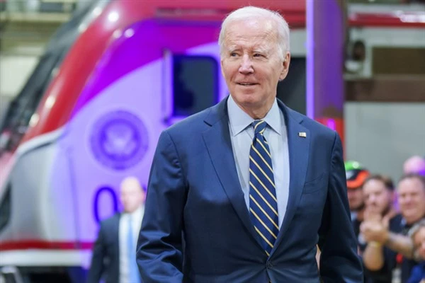 Biden: “Fahiş kredili mevduat ücretleri, en çok savunmasız Amerikalıları vurdu”