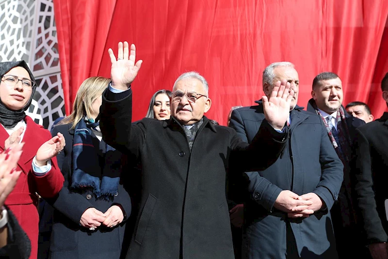 Başkan Büyükkılıç, Bünyan’da Cumhur İttifakı Açık Hava Toplantısı’na katıldı