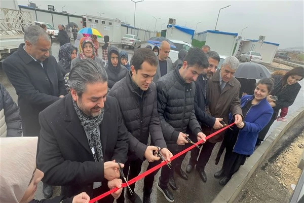 Adıyaman konteyner kentteki gençler kütüphanelerine kavuştu