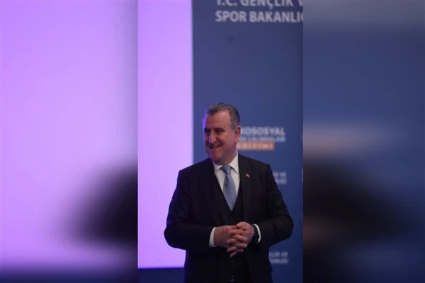 Bakan Bak, Kardan Heykeller Sergisi