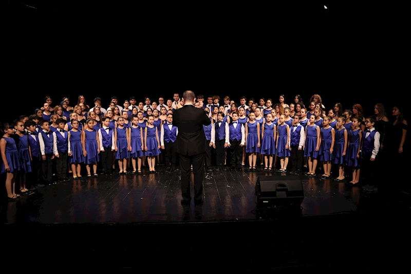 Nilüfer Çocuk ve Gençlik Korosu, yeni yılın ilk konserini verdi