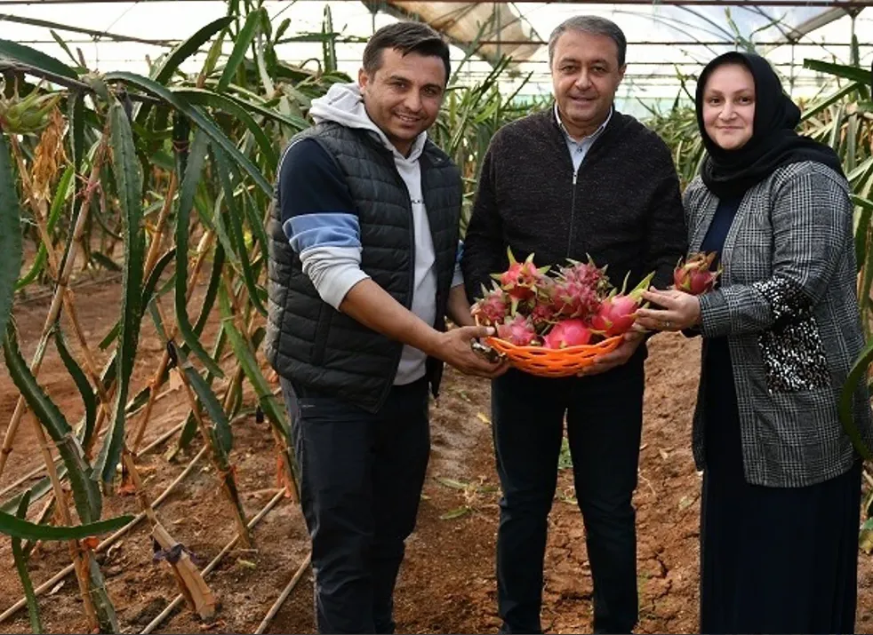 Urfa Valisi Hasan Şıldak, Zeynep Yavuz’u Tüm Üreticilere Örnek Gösterdi