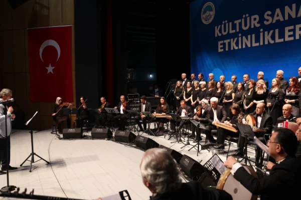 Başkan Büyükkılıç, Türk Sanat Müziği Kent Korosu Konseri