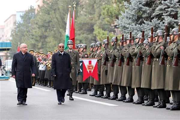 Bakan Güler, Cibuti Savunma Bakanı Mohamed’i askeri törenle karşıladı