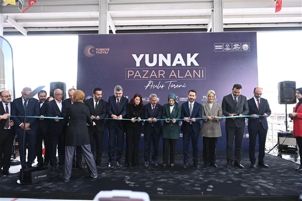 Bakan Göktaş, Konya’da kapalı pazar yerinin açılışını yaptı