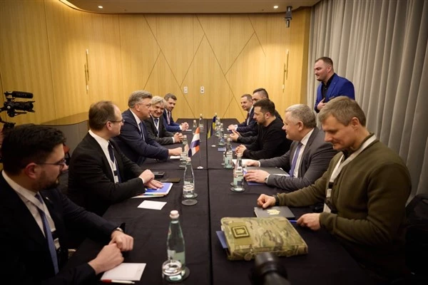 Ukrayna Devlet Başkanı Zelenski, Hırvatistan Başbakanı Plenkovic ile görüştü