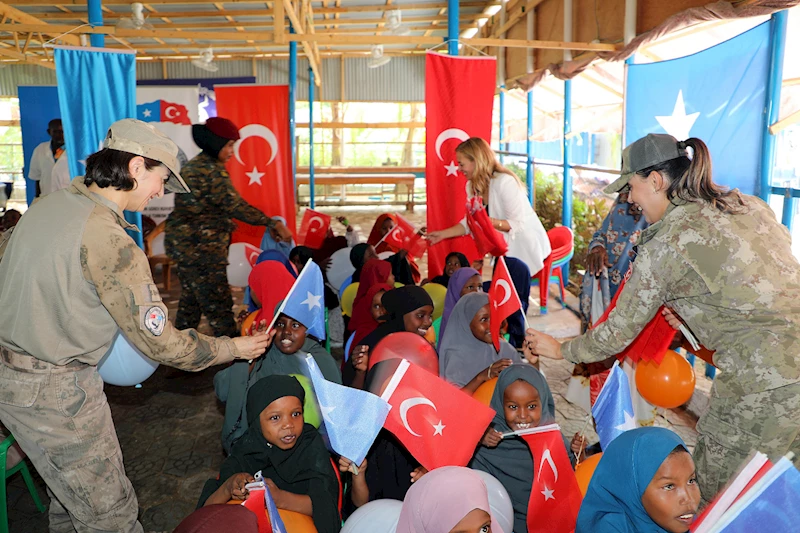 Somali Polisi Çocukları Eğitim Merkezi Yetimhanesi ziyaret edildi