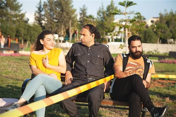 Lefkoşa Belediye Tiyatrosu “Parkta Güzel Bir Gün” oyunuyla İstanbul’da sahne alacak