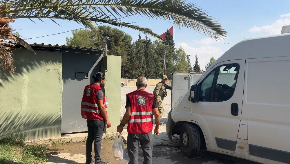 Aşure kazanları sınırda nöbet tutan askerler için kaynadı.