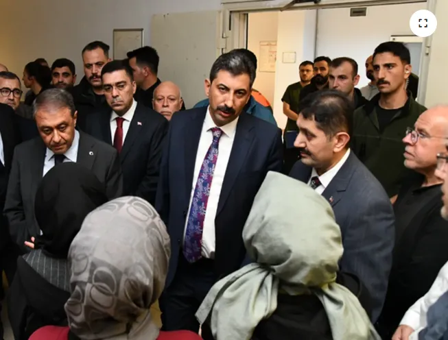 Şanlıurfa Valisi Adliyedeki Patlamada Yaralanan Zabit Katibini Hastanede Ziyaret Etti
