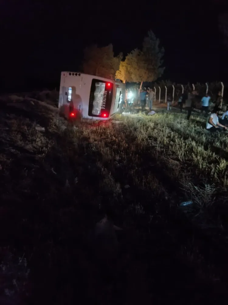 Ceylanpınar’da Servis Minibüsü Kaza Yaptı: 12 İşçi Yaralandı