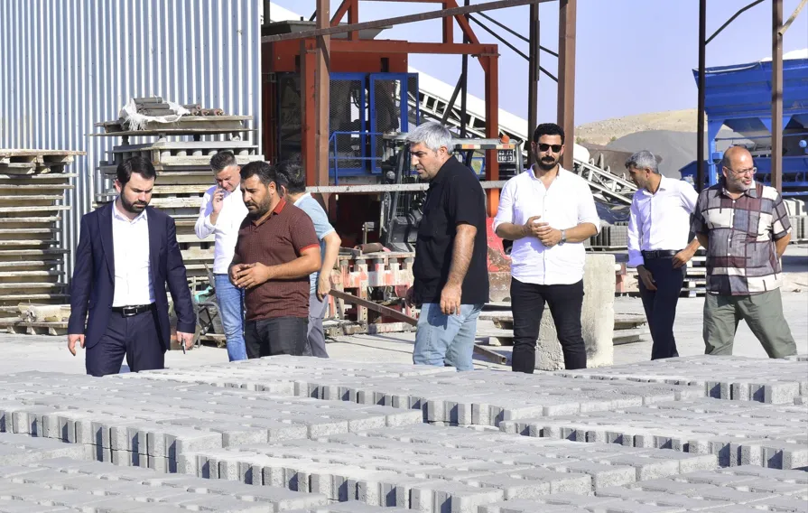 Ceylanpınar Halkı Hizmet Beklerken, Belediye Fotoğraf Peşinde