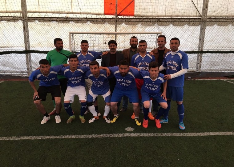 Ceylanpınar Mahalleler arası Futbol Turnuvasın?da ilk tur sona erdi.
