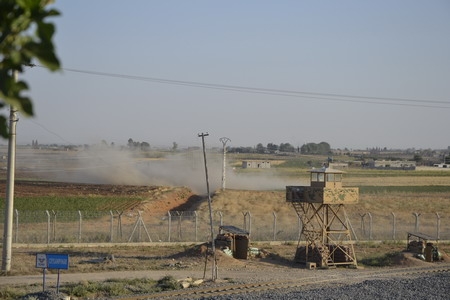 Ceylanpınar sınırında bombalı araç patlatıldı