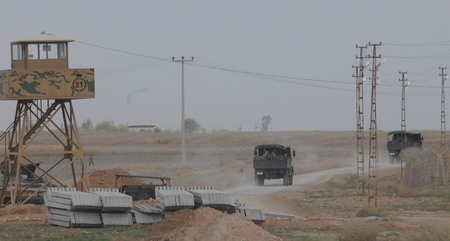 Ceylanpınar`a Mermi Düşünce Türk Askeri Ateşle Karşılık Verdi