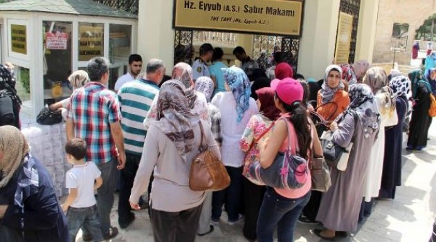 Eyyüp Peygamber`in Sabır Makamına Yoğun İlgi