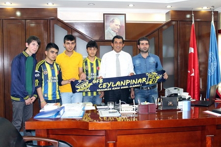 Genç Fenerbahçeliler, Ceylanpınar Belediye Başkanı?nı Ziyaret Etti